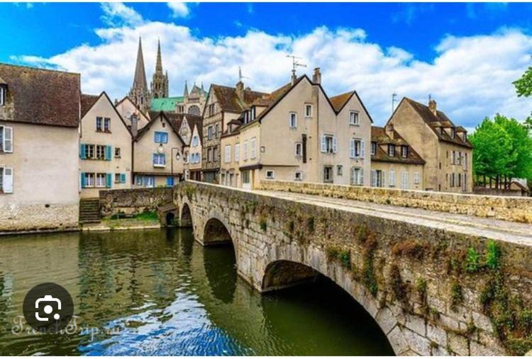 L Ecuyer Appartement Au Coeur Du Quartier Historique Chartres Zewnętrze zdjęcie